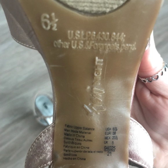 High Heels - Picture 4 of 4